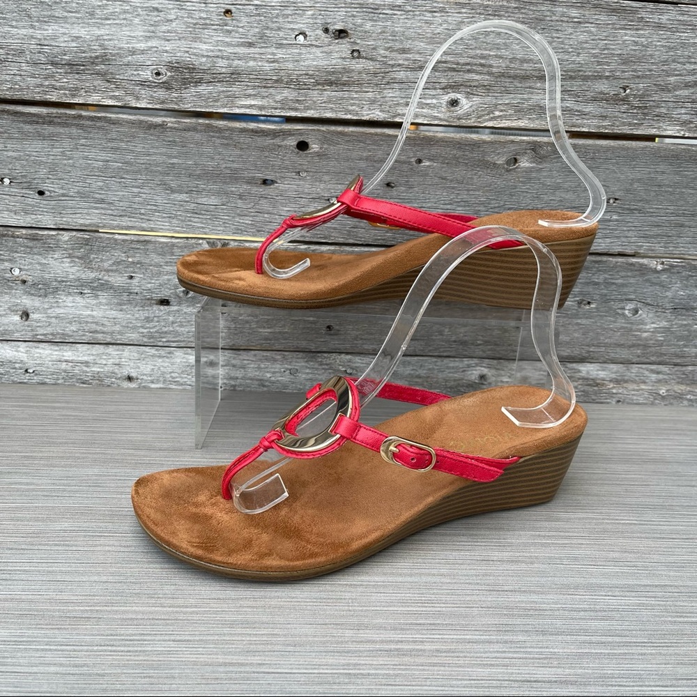 Vionic Orchid Wedge Sandals